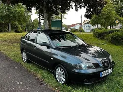 Grau Gebraucht 2009 Seat Cordoba Limousine | 2.800 €