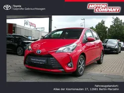 Rot Gebraucht 2020 Toyota Yaris Hybrid Club Limousine | 16.880 € (Fairer Preis)