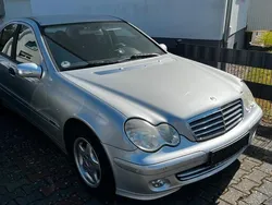 Silber Gebraucht 2005 Mercedes C180 Limousine | 8.800 €