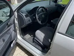 Silber Gebraucht 2002 Skoda Fabia Kleinwagen | 1.550 € (Fairer Preis)