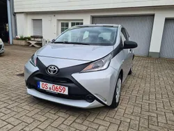 Silber Gebraucht 2018 Toyota Aygo Kleinwagen | 6.899 € (Guter Preis)