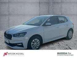 Moonweiss metallic Gebraucht 2024 Skoda Fabia Selection Kleinwagen | 18.250 € (Guter Preis)