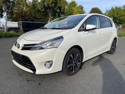 Weiß Gebraucht 2017 Toyota Verso Edition-S Van / Kleinbus | 16.990 € (Etwas zu teuer)