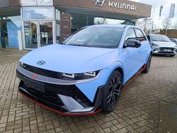 Performance blue (matt) Gebraucht 2024 Hyundai Ioniq Kleinwagen | 74.490 €