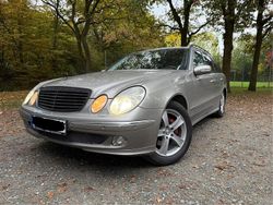 Gold Gebraucht 2004 Mercedes E320 Avantgarde Kombi | 2.000 €