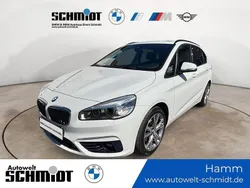 Alpinweiß Gebraucht 2015 BMW 218 Active Tourer Sport Line Van / Kleinbus | 12.990 € (Etwas zu teuer)