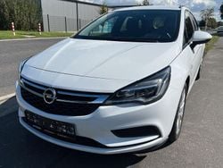 Weiß Gebraucht 2018 Opel Astra Kombi | 8.290 € (Guter Preis)