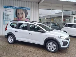 Weiß Gebraucht 2023 Dacia Jogger Essentiel Van / Kleinbus | 20.980 € (Etwas zu teuer)