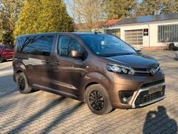 Braun Gebraucht 2020 Toyota Proace Team Van / Kleinbus | 22.990 € (Teuer)