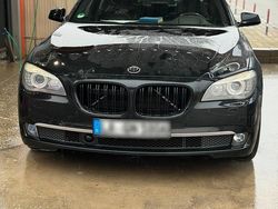 Schwarz Gebraucht 2010 BMW 730 Limousine | 10.950 € (Fairer Preis)