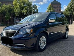Blau Gebraucht 2012 Chrysler Grand Voyager Limited Van / Kleinbus | 13.500 € (Etwas zu teuer)