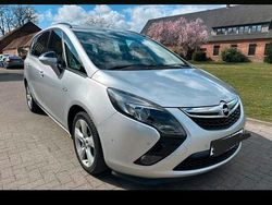 Silber Gebraucht 2012 Opel Zafira Tourer Van / Kleinbus | 7.999 € (Teuer)