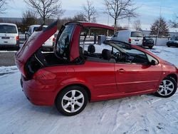 Rot Gebraucht 2005 Peugeot 307 CC Tendance Cabrio | 2.500 € (Fairer Preis)