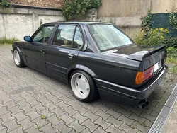 Schwarz Gebraucht 1989 BMW 325 Shadowline Limousine | 18.900 €