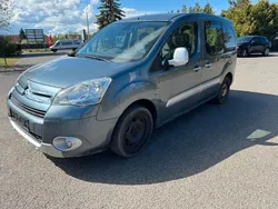 Grau Gebraucht 2011 Citroën Berlingo Van / Kleinbus | 1.800 €