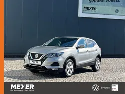 Silber Gebraucht 2018 Nissan Qashqai Acenta SUV | 15.690 € (Fairer Preis)