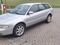 Silber Gebraucht 2000 Audi A4 Ambition Kombi | 3.500 € (Teuer)