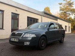 Grau Gebraucht 2006 Skoda Octavia Elegance Limousine | 890 € (Superpreis)