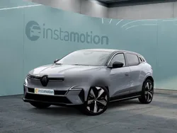 Grau Gebraucht 2023 Renault Mégane Techno Limousine | 34.344 € (Etwas zu teuer)