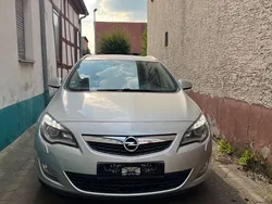 Silber Gebraucht 2012 Opel Astra Innovation Kombi | 4.700 € (Guter Preis)