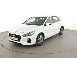 Weiß Gebraucht 2018 Hyundai i30 Trend Limousine | 12.490 € (Fairer Preis)