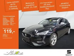 Mitternachtsschwarz Gebraucht 2024 Seat Leon FR Limousine | 25.735 € (Guter Preis)