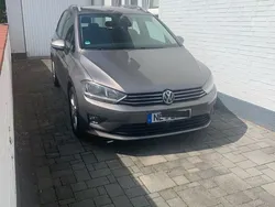 Grau Gebraucht 2015 VW Golf Sportsvan Comfortline Van / Kleinbus | 12.000 € (Fairer Preis)