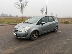 Silber Gebraucht 2013 Opel Meriva Van / Kleinbus | 4.000 € (Superpreis)