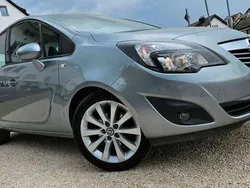 Grau Gebraucht 2015 Opel Meriva Van / Kleinbus | 6.200 € (Guter Preis)
