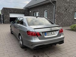 Grau Gebraucht 2013 Mercedes E500 Avantgarde Limousine | 22.000 € (Fairer Preis)