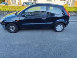 Blau Gebraucht 2006 Ford Fiesta Kleinwagen | 1.500 € (Fairer Preis)