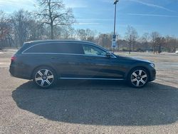 Schwarz Gebraucht 2017 Mercedes E220 Kombi | 22.999 € (Fairer Preis)