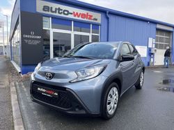 Celestite grey metallic (metallic) Gebraucht 2024 Toyota Aygo X X-play SUV | 16.590 € (Fairer Preis)