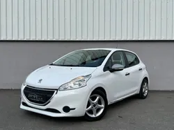 Weiß Gebraucht 2012 Peugeot 208 Access Kleinwagen | 3.690 € (Fairer Preis)