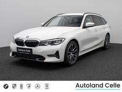 Weiß Gebraucht 2022 BMW 320 Sport Line Limousine | 30.499 € (Guter Preis)