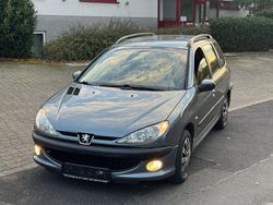 Grau Gebraucht 2006 Peugeot 206 Limousine | 2.499 € (Teuer)