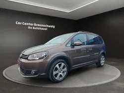 Braun Gebraucht 2011 VW Touran Cross Van / Kleinbus | 14.999 €