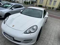 Weiß Gebraucht 2012 Porsche Panamera 4 Limousine | 25.999 € (Etwas zu teuer)