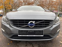 Grau Gebraucht 2018 Volvo V60 Kombi | 11.500 €