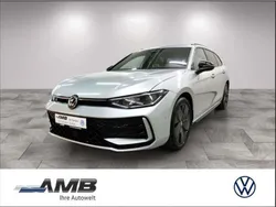 Oyster silver metallic Gebraucht 2024 VW Passat R-line Kombi | 39.950 €