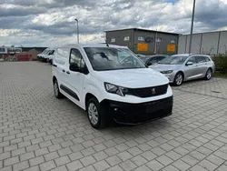 Weiß Gebraucht 2022 Peugeot Partner Premium Van / Kleinbus | 12.990 € (Guter Preis)