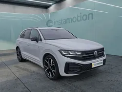 Weiß Gebraucht 2024 VW Touareg Style SUV | 76.940 € (Teuer)