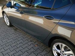 Grau Gebraucht 2016 Opel Astra Dynamic Limousine | 11.200 € (Fairer Preis)