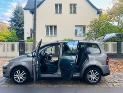 Grau Gebraucht 2010 VW Touran Highline Van / Kleinbus | 8.990 € (Fairer Preis)
