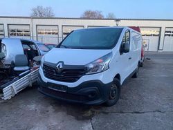 Weiß Gebraucht 2018 Renault Traffic Van / Kleinbus | 7.400 €