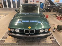 Grün Gebraucht 1991 BMW 730 Limousine | 12.000 €