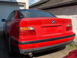 Rot Gebraucht 1992 BMW 318 Coupé | 4.800 €
