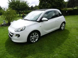 Weiß Gebraucht 2015 Opel Adam Open Air Kleinwagen | 8.950 € (Fairer Preis)