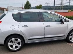 Grau Gebraucht 2012 Peugeot 3008 Limousine | 5.250 € (Fairer Preis)