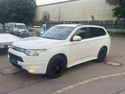 Weiß Gebraucht 2013 Mitsubishi Outlander Instyle SUV | 7.900 € (Fairer Preis)